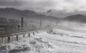 巨浪袭击美国加州沿岸　局地疏散令发布