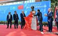 托卡耶夫出席在北京的阿里-法拉比雕塑揭幕仪式