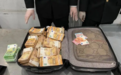 热搜！旅客行李箱装满巨额现金，海关当场查获！啥情况？