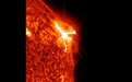 美国宇航局分享新图 太阳于3月3日出现强烈的X2.1级耀斑