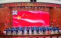好习惯贵养成，一年级学生表演课桌舞迎新年