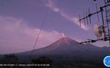 印尼塞梅鲁火山活动频繁 喷发预警等级为3级