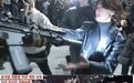 韩媒发现：“抢枪”女子身份不简单