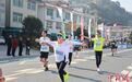2024华安土楼半程马拉松在福建华安大地土楼群景区举行