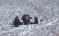 新疆可可托海滑雪场一男子滑至野雪区受伤身亡，当地上月曾发公告严禁滑野雪