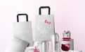 喜茶联名经典IP，以专属定制银粉款HELLO KITTY诠释“永远甜美”