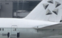 波音再陷安全危机：新航客机事故已致1死多伤，对手空客拿下沙特百亿订单