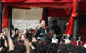 全国多地新设相亲角，官方出面牵线搭桥