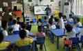 社区志愿者进幼儿园宣传食品安全