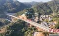 跨越群山 粤西泮水塘大桥双幅架通