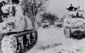 1945年，两辆德军坦克竟俘虏12辆“谢尔曼”！掐头去尾堵在小巷里瓮中捉鳖