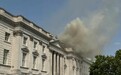 英媒：伦敦地标建筑萨默塞特宫起火，梵高名画幸免