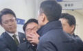 韩医生试图入场向尹锡悦提医改建议，遭警卫捂嘴拖走