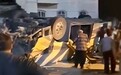 伊朗一大巴车翻车起火 至少35人死亡
