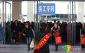 暖心！青年志愿者助力务工人员乘高铁专列返岗