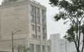 全力应对｜台风过境上海临港：建筑工人紧急转移，卡车司机下车过夜