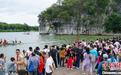 桂林国庆假期旅游景上“添花”漓江水上游持续火爆
