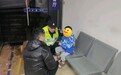 3岁走失小孩被陌生男子抱走？大家都慌了神