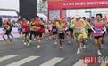 宜城半马健康跑涌现“娃娃团”，射击少年学校操场能跑12圈半