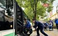 武汉公交邀请残疾人体验“无障碍公交出行”
