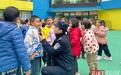 民警变身坏人，让萌娃在角色扮演中学安全知识