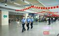 “警察蓝”守护“中国红”，武汉轨道公安每日投入1200余名警力保障乘客出行平安