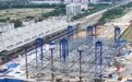 新建上海至南京至合肥高铁南通站高架站房钢结构顺利提升(3)