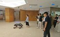智元研究院智能四足机器人“导盲犬”首秀：成功将盲人带到8楼