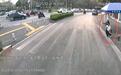 斑马线前三次停车礼让 武汉公交司机“帅操作”获乘客与路人点赞