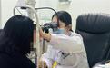 女子赏花归来眼睛肿成桃子，专家：春季踏青要防过敏性结膜炎