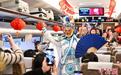 成渝高铁上演非遗表演  旅客在归乡途中感受浓浓年味
