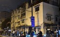 五分钟内几十辆车涌入！上海首条可通行电动自行车越江隧道开启，他们很兴奋