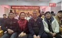 姐姐双手握拳观看张洪章飞天直播，听到“发射圆满成功”才放下心来，自豪宣布“我是航天员的姐姐”