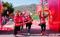 云南近3000人登高祈福迎新年