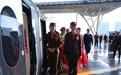 武汉至香港高铁首发，高颜值乘务员与乘客共赴香港之旅