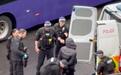 英国希思罗机场停车场发生疑似胡椒喷雾袭击，21人受伤，1名嫌疑人被捕