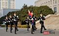 警旗下300余名民警奏唱警歌，襄阳公安热烈庆祝第五个中国人民警察节