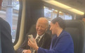 拜登在“静音车厢”讲话引乘客吐槽