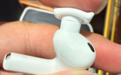 苹果客服回应AirPods Pro 3耳塞断裂：更换不当不属于保修范围 建议轻一点