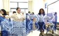 传统扎染、景泰蓝制作 40余名外籍师生在赣感受传统技艺魅力