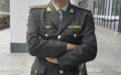 我的男友是“上将”？男子假扮军人被警察识破