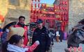 （新春走基层）山西晋城千年古镇里的平安守护者