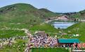 湖南仰天湖大草原迎今年首个客流高峰