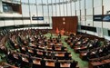 “没了政治争议的遮掩，香港立法会的辩论反倒更尖锐了”