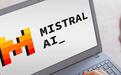 Mistral开源两大编程模型！大参数模型性能超Kimi、Qwen，小参数模型PC可跑