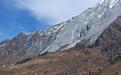 哈巴雪山封山期有人滑坠失联，当地：已在搜救