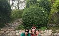 应采儿晒全家福，两个儿子外貌被指“复印陈小春”，小儿子被误认成“闺女”