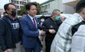 柯文哲未能送父亲最后一程，支持者怒了：此生拒投民进党