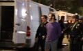 美国洛杉矶街头抗议进入第六夜 紧张气氛持续(5)