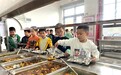 宁波这所偏远小学让学生吃上自助餐